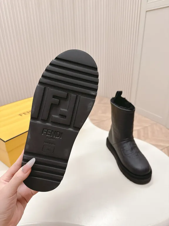 Fendi Shoe 